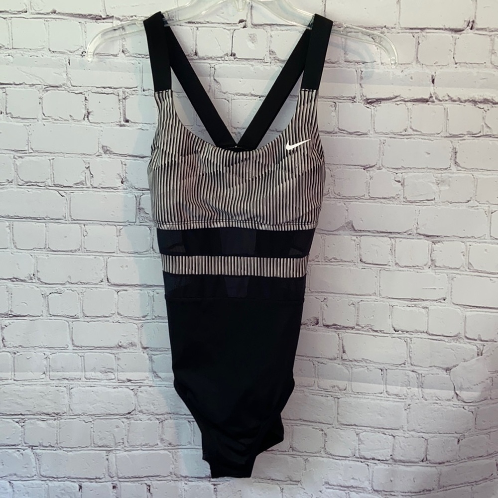 🍁 Like New Nike Swimsuit Size S